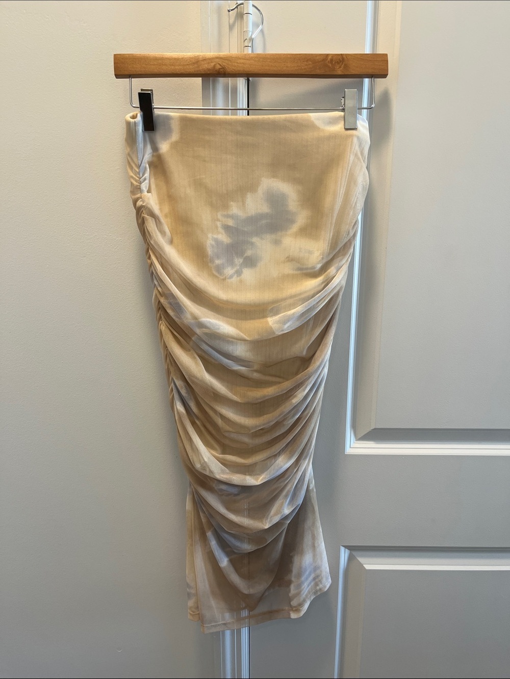 Zara Beige and Cream Ruched Midi Skirt